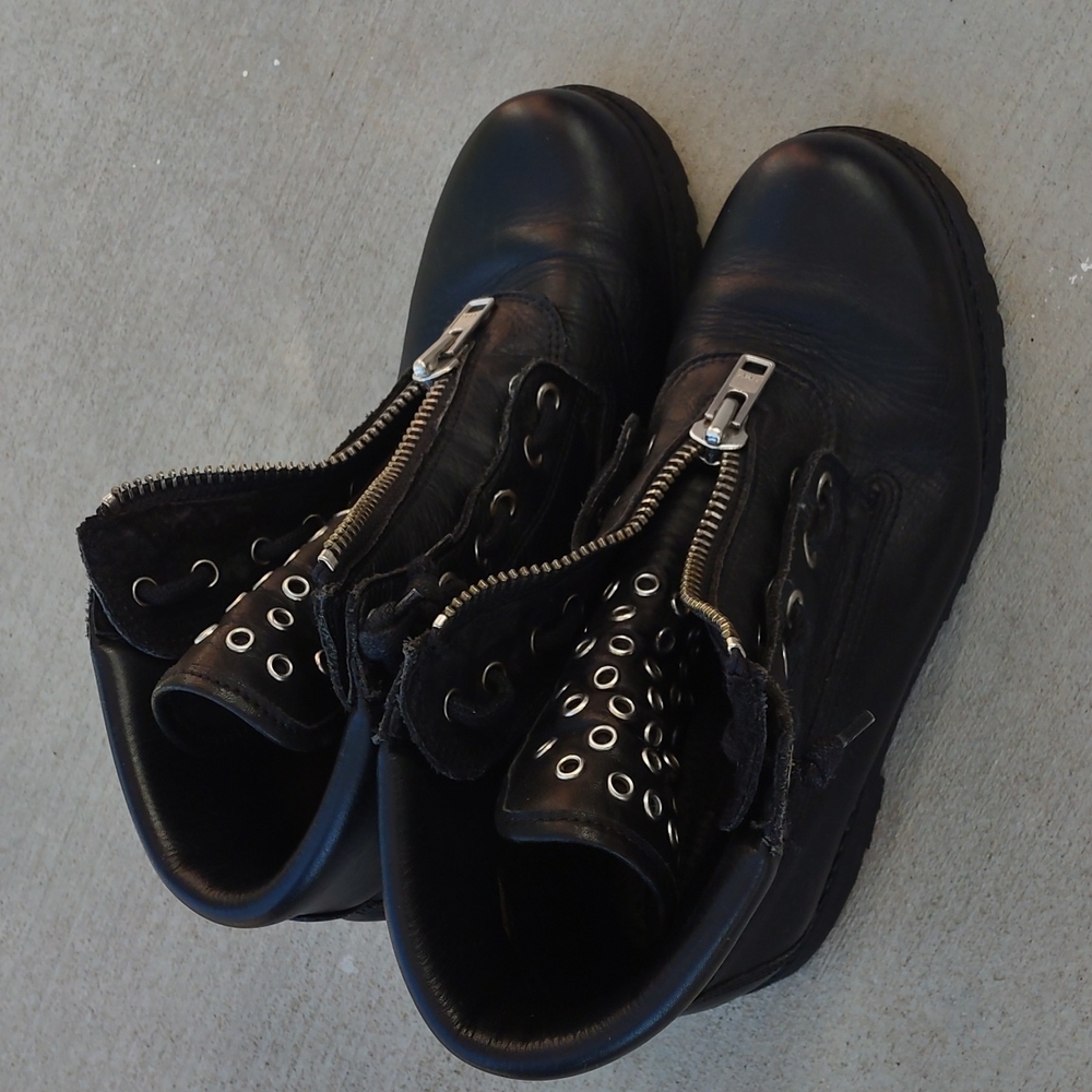 Sacha Essentials - image 1